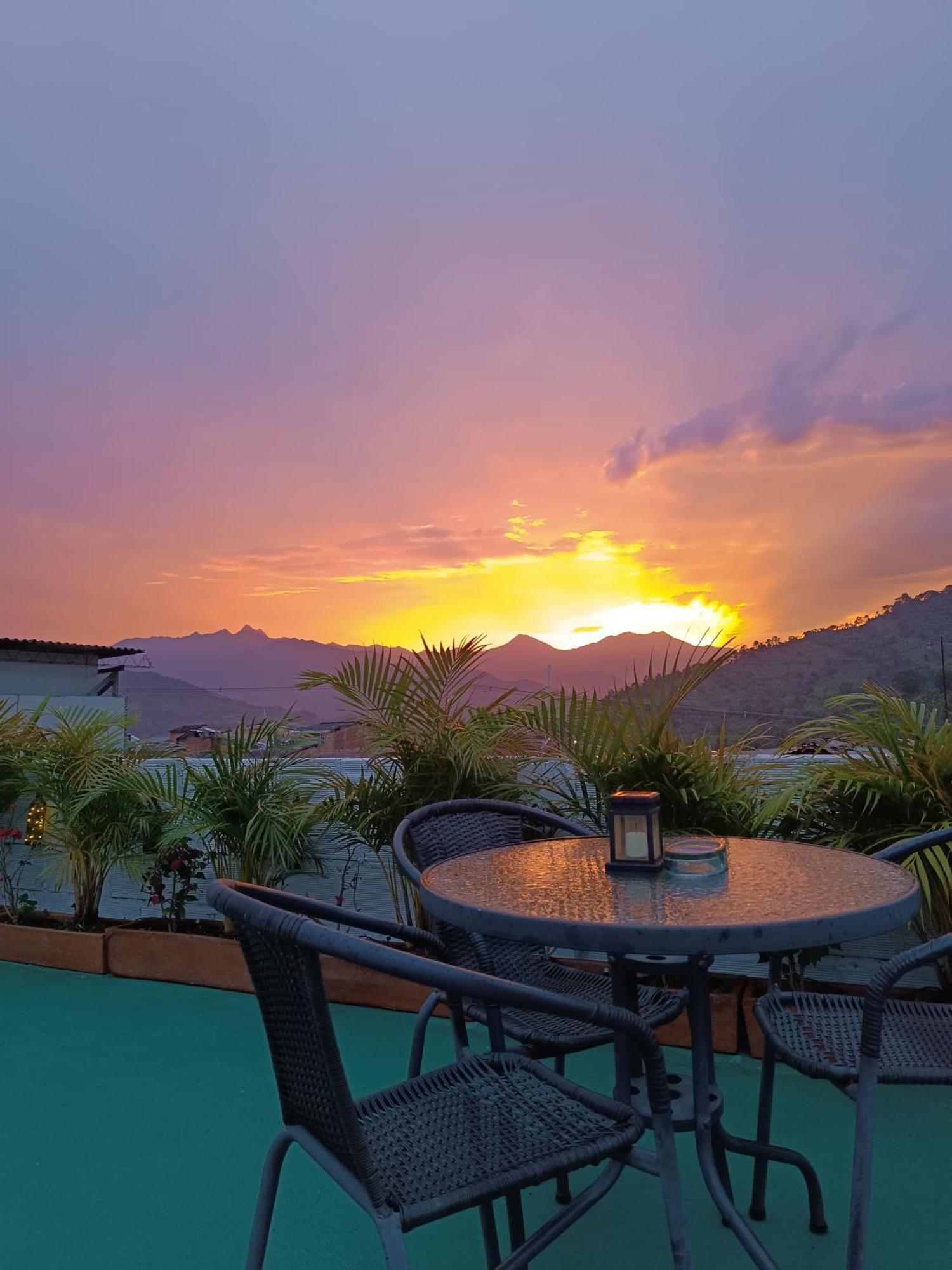 Magic - Patio, Balcony & Rooftop Apartment Jardin